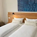 Capri 3*