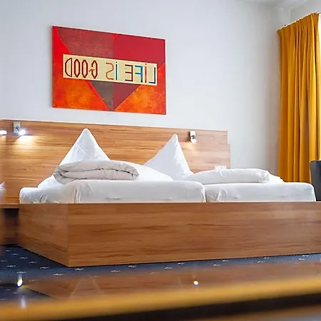 Capri 3*